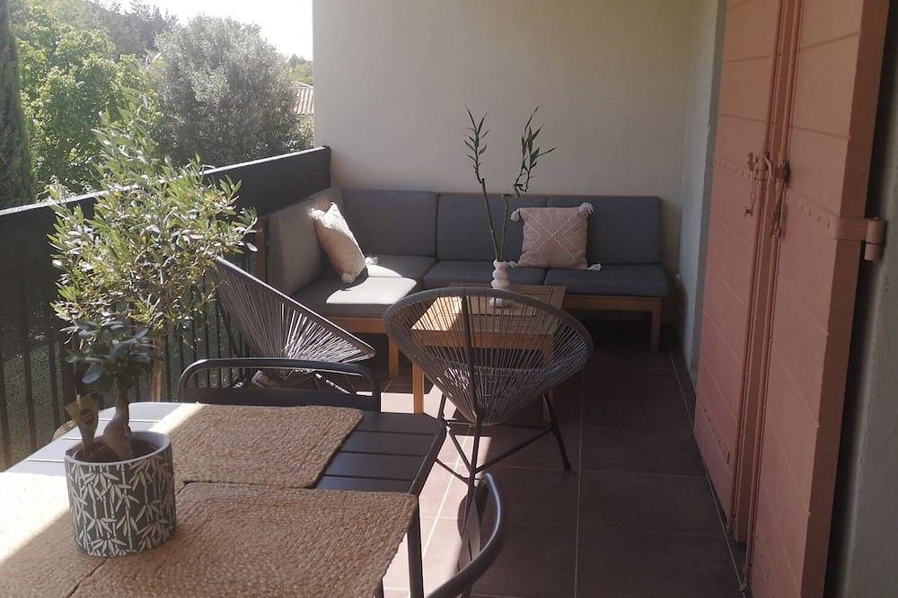 Appartement entier, T2 Avec Terrasse in Rougiers, Région de Brignoles