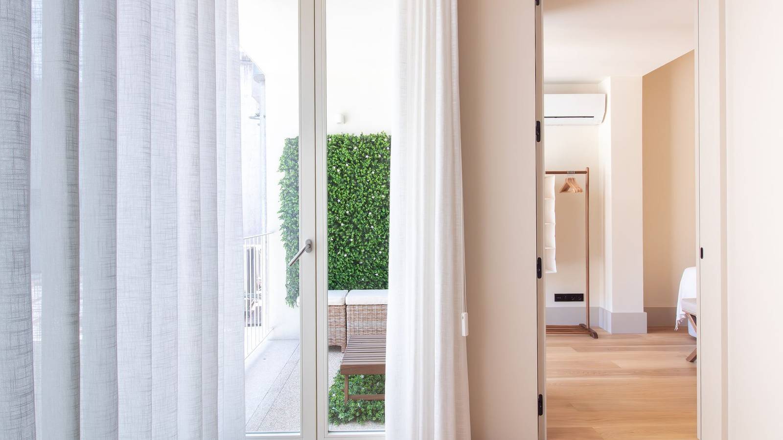 Entire apartment, Catarina 392 l Gorgeous 2Br Flat by Lovelystay in Santo Ildefonso, Porto