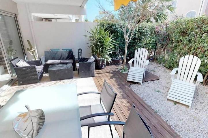 Ferienwohnung für 4 Personen, mit Terrasse und Garten sowie Pool in Menton