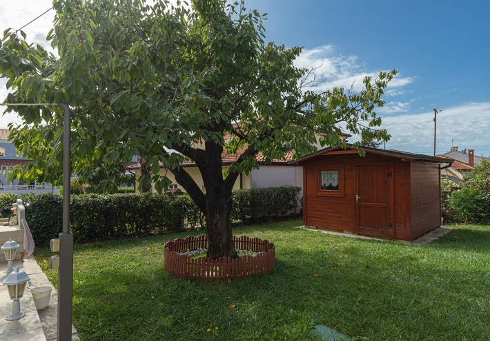 Ganze Wohnung, Apartment für vier Personen Nr. 1 (a) in Poreč, Grad Poreč