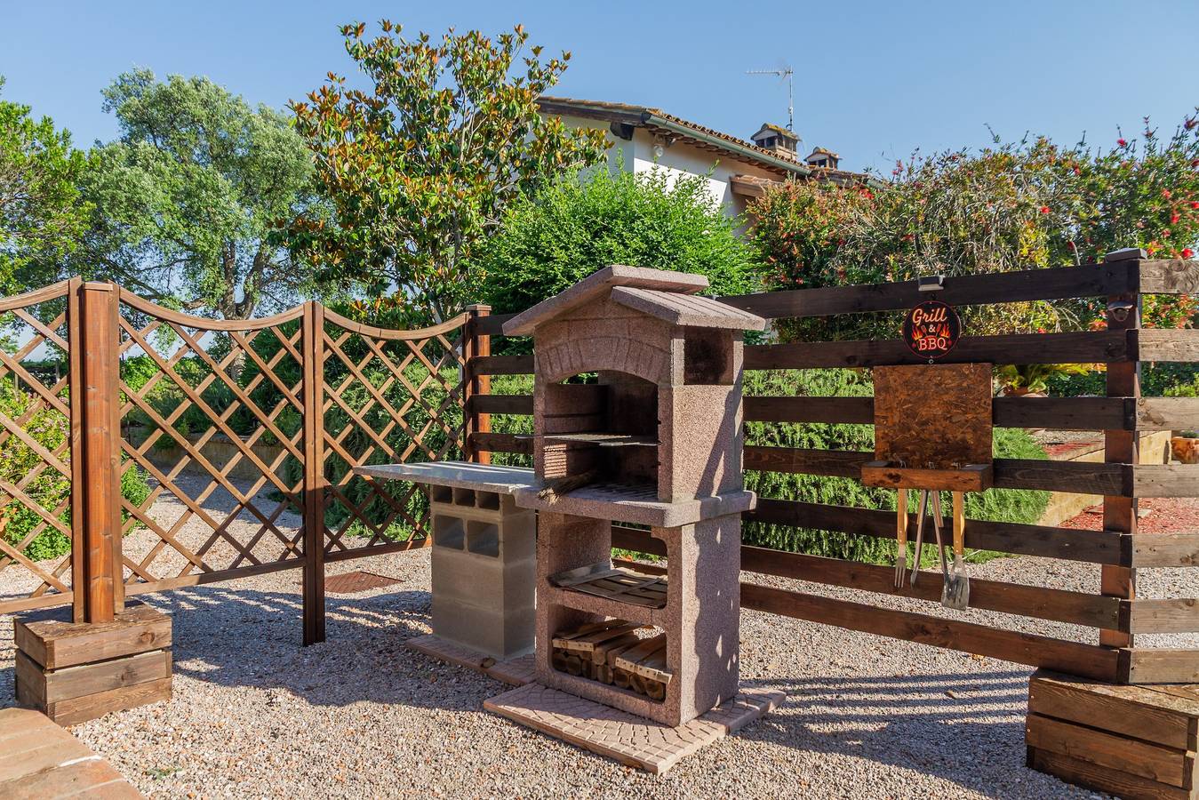 Apartamento entero, Apartamento 'B' con terraza privada, Wi-Fi y aire acondicionado in Grosseto, Provincia de Grosseto