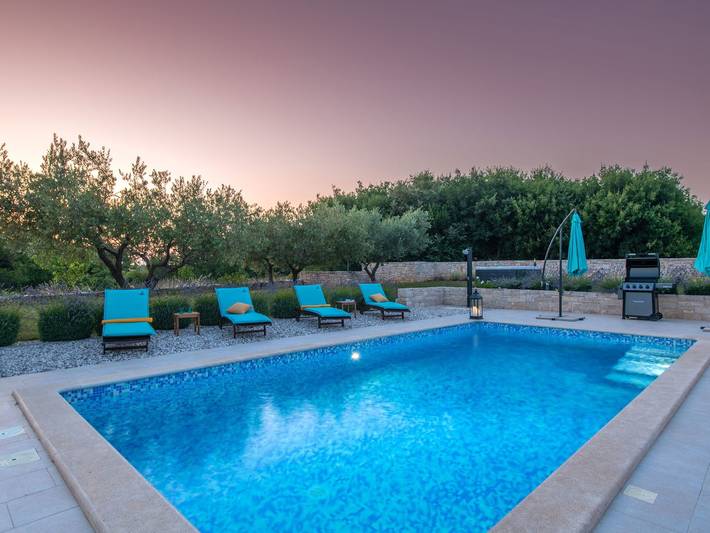 Villa Silentio - Ruhe und Privatsphäre in mediterraner Natur in Strandnähe in Marčana, Südküste Istrien