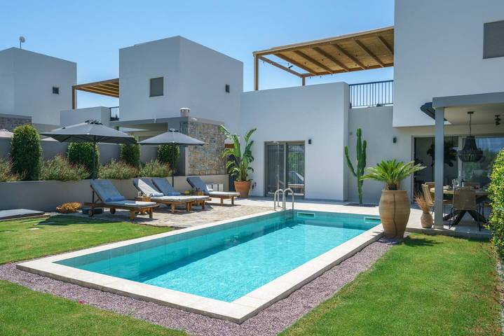 Modern Villa with Terrace View, Private Pool & Bbq in Rethymno und Umgebung