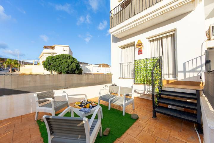 Appartement entier, Maison de vacances « Mirador De Popa » avec vue montagne, terrasse privée et climatisation in Playa de los Barquicos (Carboneras), Carboneras