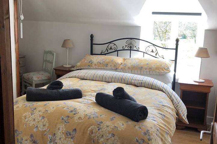 Amplia granja familiar en 3 acres con impresionantes vistas, uso exclusivo. in Vengeons, Avranches region