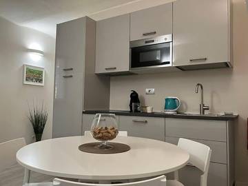 Gîte pour 4 personnes, avec vue et balcon à Barolo