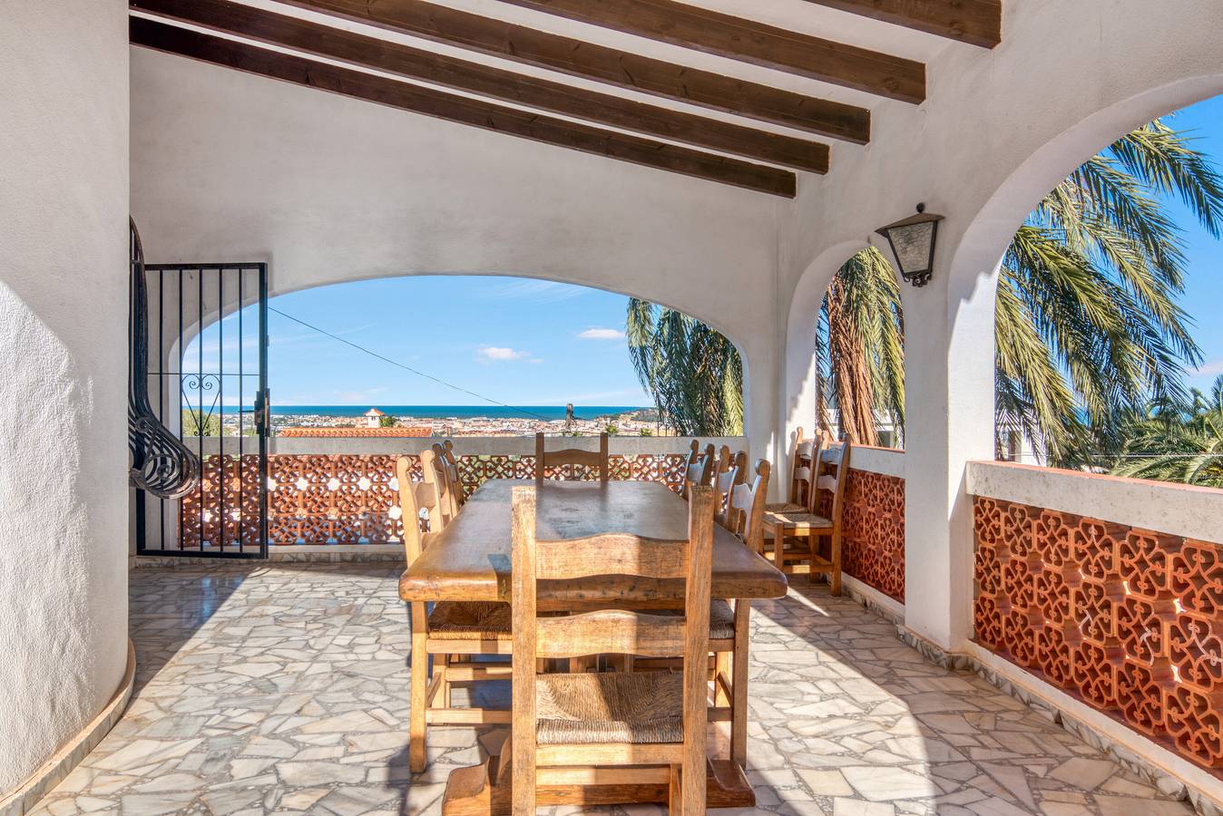Villa 'Úrsula' con vistas a la montaña, Wi-Fi y aire acondicionado in Montgó, Dénia