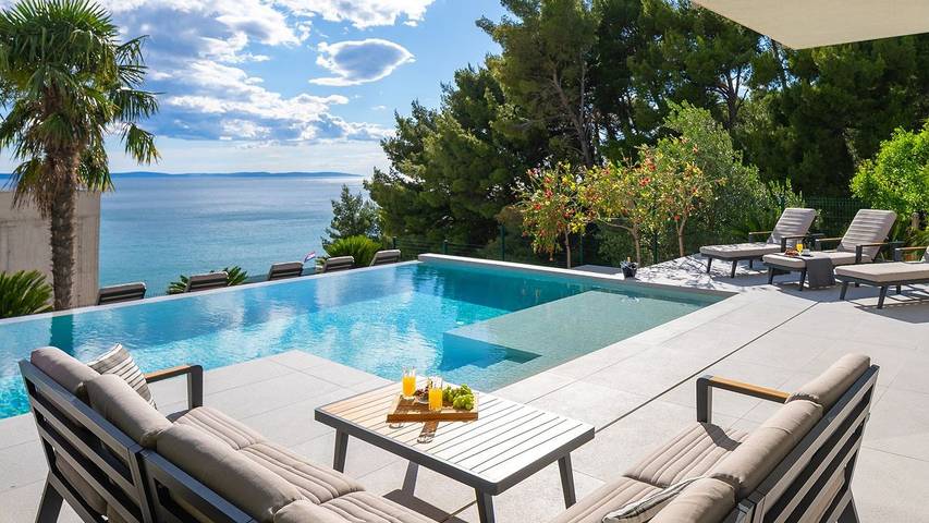 Villa für 10 Personen, mit Balkon und Garten sowie Pool - 1