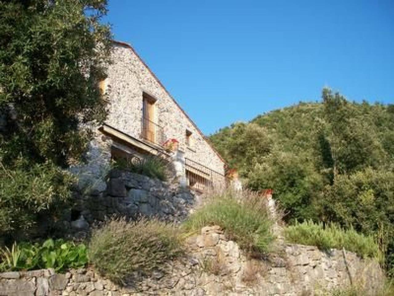 Natursteinhaus mit Panoramablick zum Meer in Tortorella, Cilento