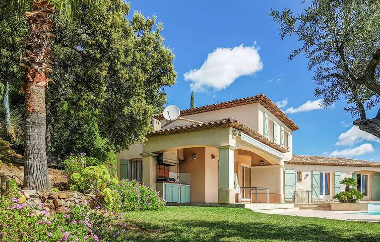 Vakantiehuis voor 10 personen, with zwembad and terras as well as tuin in Cavalaire-sur-Mer