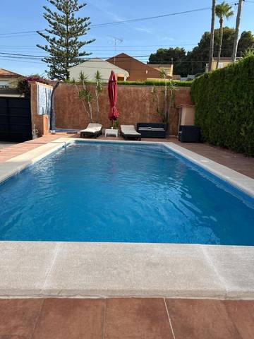 Casa rural para 6 personas, con vistas además de piscina y terraza en Hoya de Buñol