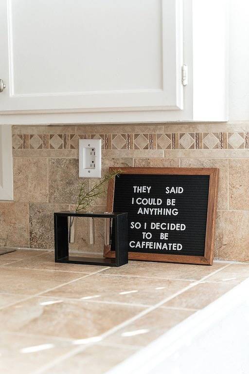 The Halcyon- a Cozy 2Br Tudor in Crestwood-Sleeps 6! in Oklahoma City, Oklahoma County