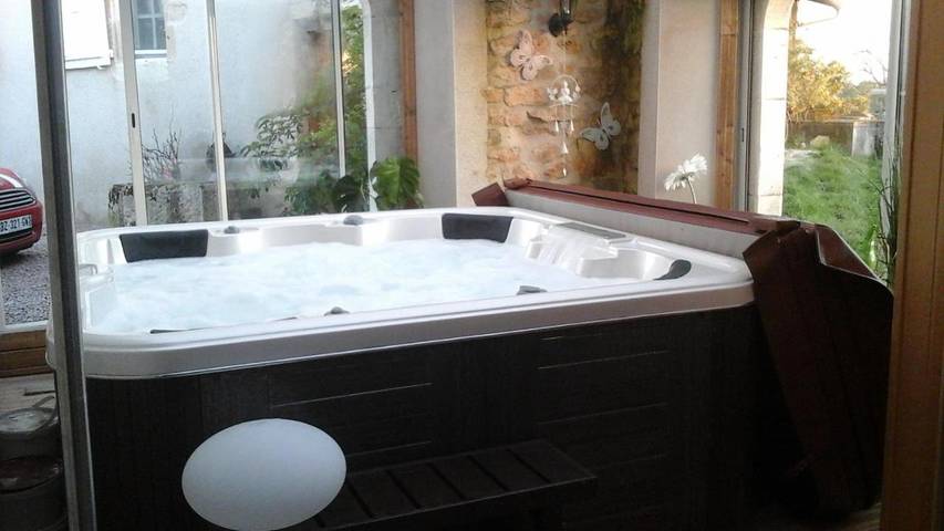 Location de vacances pour 6 personnes, avec Balcon et Jacuzzi ainsi que Terrasse et Jardin à Fayssac - 2
