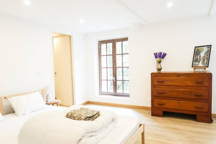 Location de vacances pour 3 personnes, avec terrasse, animaux acceptés à Saint-Laurent-du-Verdon