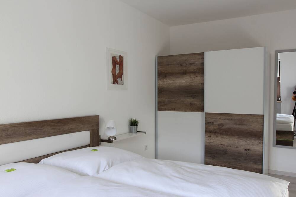 Entire apartment, Ferienwohnung 1 Anna Iff - Würzburg/city center in Würzburg, Franconian Wine Country