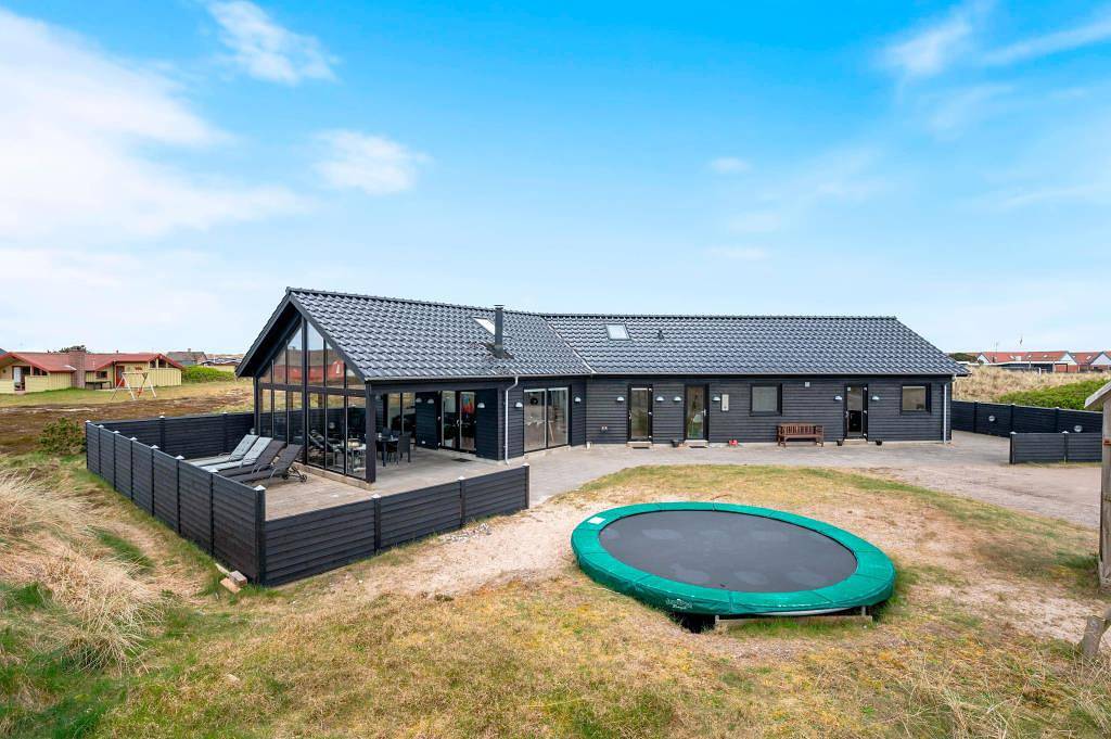 Modernes Ferienhaus an der Nordsee mit Aktivitätsraum in Hvide Sande, Holmsland Klit