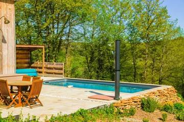 Location de vacances pour 6 personnes, avec piscine ainsi que jardin et terrasse à Castels