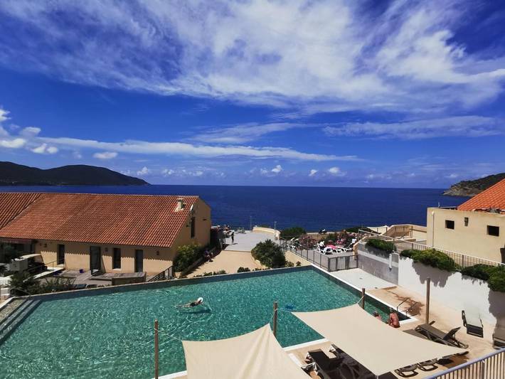 Parque de vacaciones para 4 personas, con jardín y piscina - 1