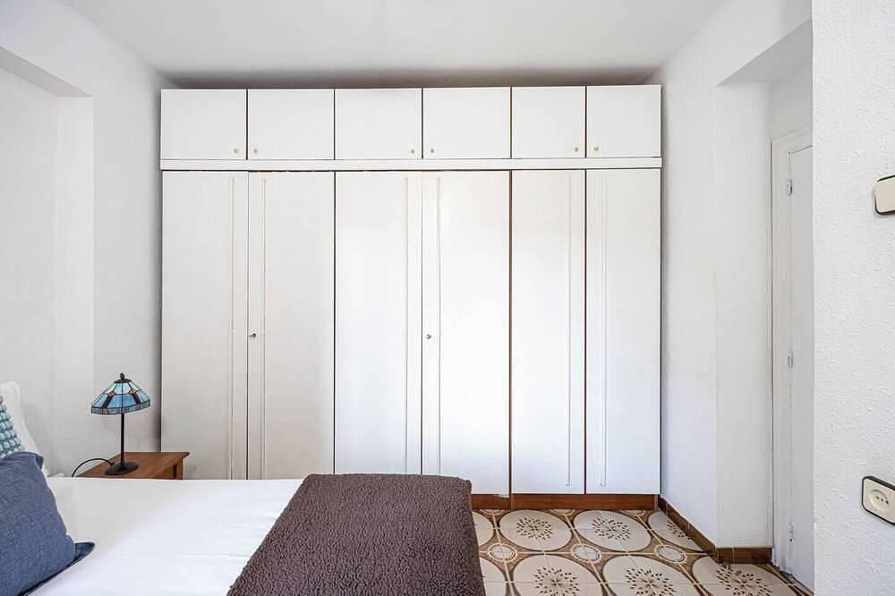 Entire apartment, Step into this delightful and snug 2-bedroom retreat, meticulously renovated and thoughtfully designed to offer a pleasant and cozy stay in Barcelona. in Cornellà de Llobregat, Baix Llobregat