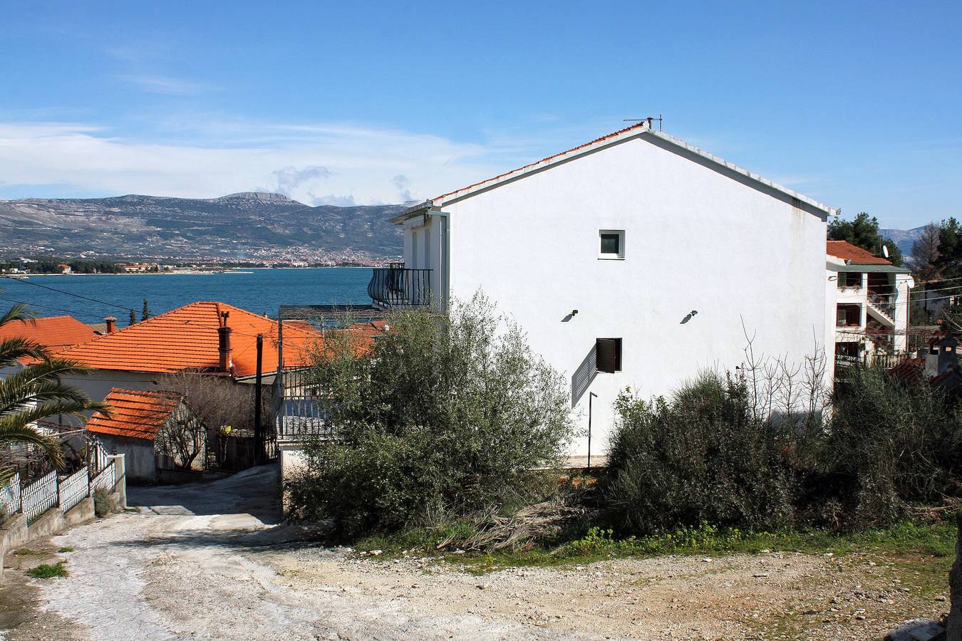 Entire apartment, One bedroom apartment with terrace and sea view Mastrinka, Čiovo A-4836-c in Mastrinka, Ciovo