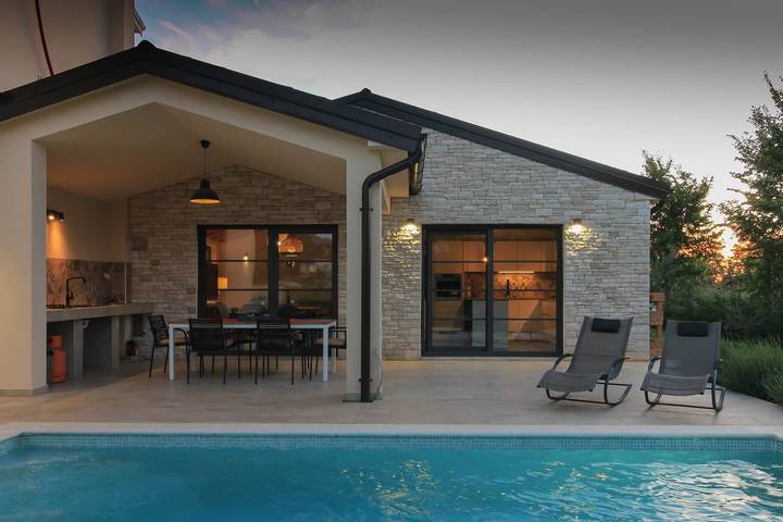 Villa für 5 Personen, mit Garten und Pool sowie Terrasse - 1