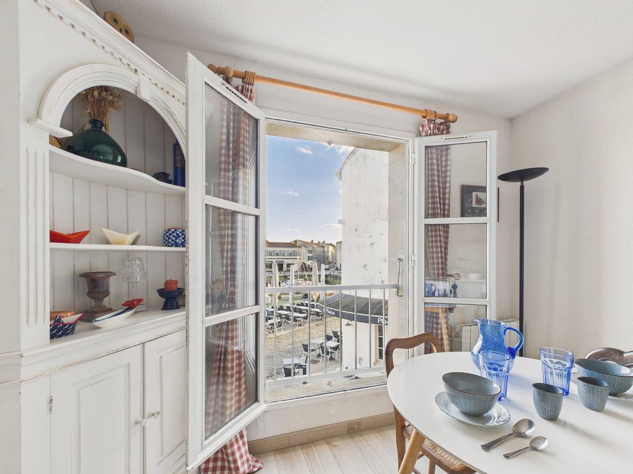 Apartamento entero, En el corazón del puerto, vista única, piso para 6 in Saint-Martin-de-Ré, Isla de Ré