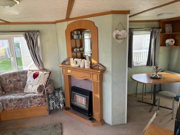 Chalet for 6 People in Ingoldmells, Lincolnshire, Photo 4