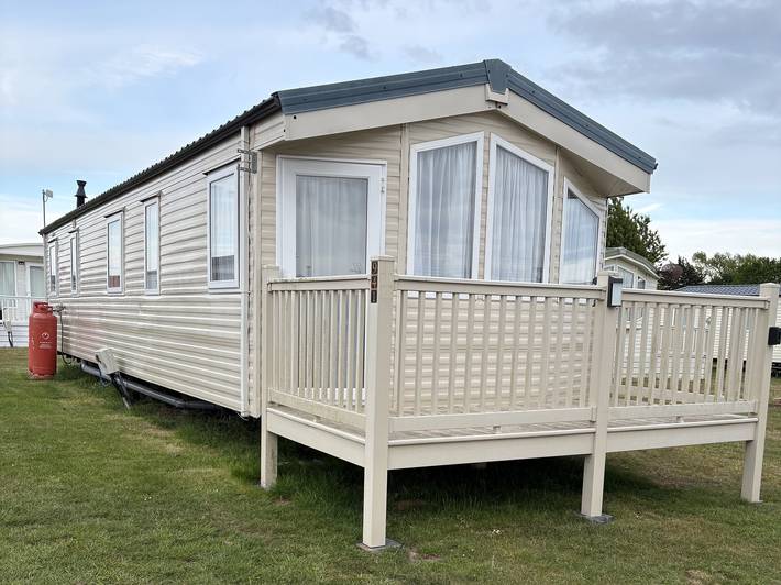 Caravan for 6 people, with garden and pool, with pets in Essex