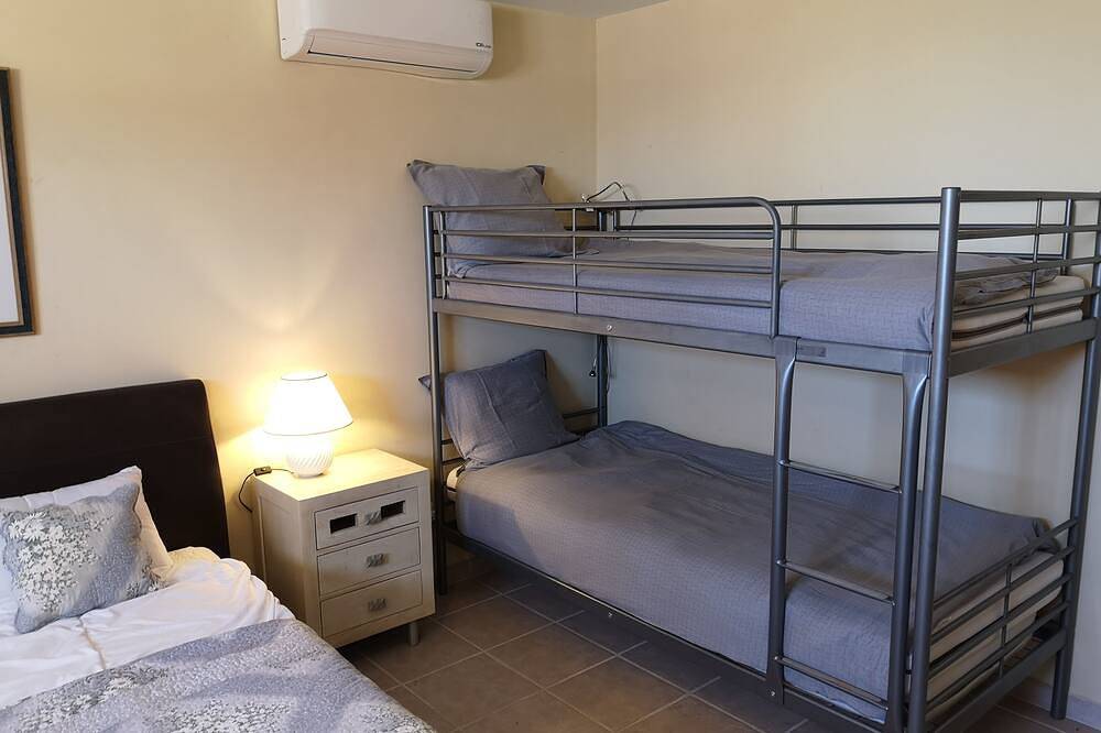 Apartamento entero, Villa Roca.. Lejlighed Til 2,  personer.  5,  min fra Stranden in Estepona, Costa del Sol