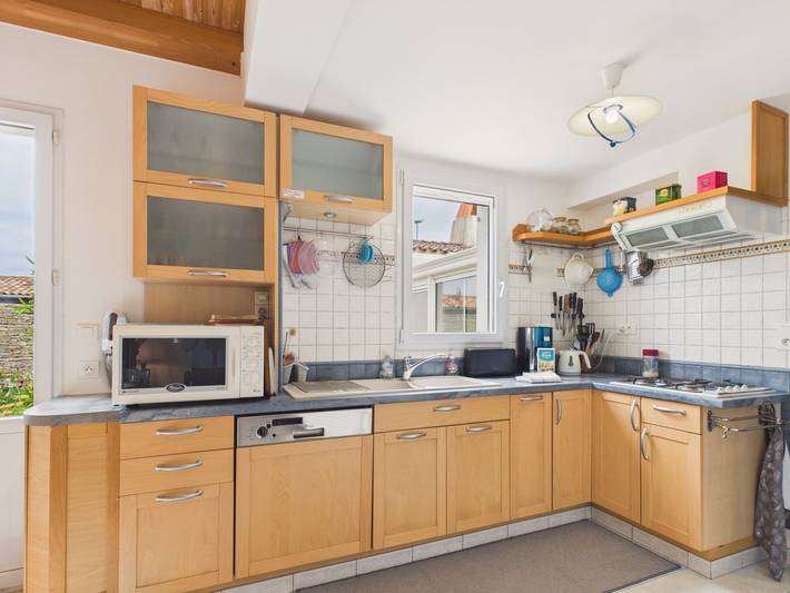 House for 4, 1 km from beach, garden & Bbq in Les Portes-en-Ré, Ile de Re
