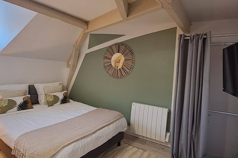 Ganze Wohnung, Studio Notre Dame 3 in the heart of town, 30 minutes from the Puy du Fou park in Cholet, Cholet und Umgebung