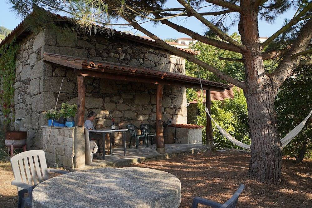 Terrus Weine, Douro Valley Lemon Tree Cottage 67400 / Al in Serra do Marão, Resende