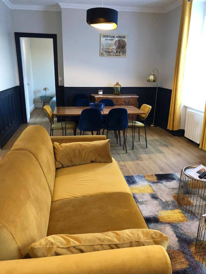 Appartement entier, Three-Bedroom Apartment in Épernay, Marne