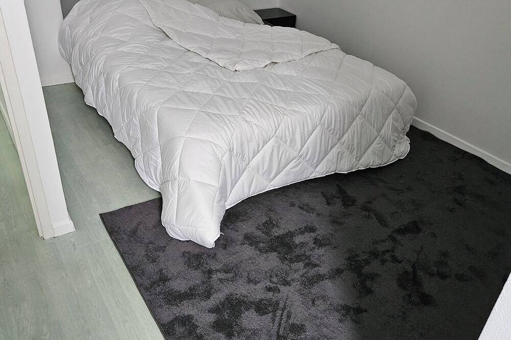 Entire apartment, Luxury T3 in town center in Oloron-Sainte-Marie, Béarn