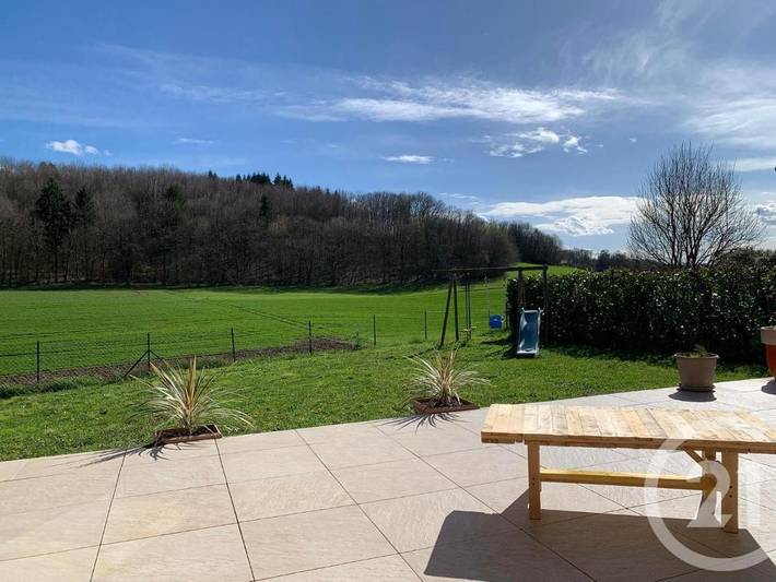 Location de vacances pour 8 personnes, avec Balcon et Terrasse ainsi que Jardin et Vue dans Vaux-les-Prés