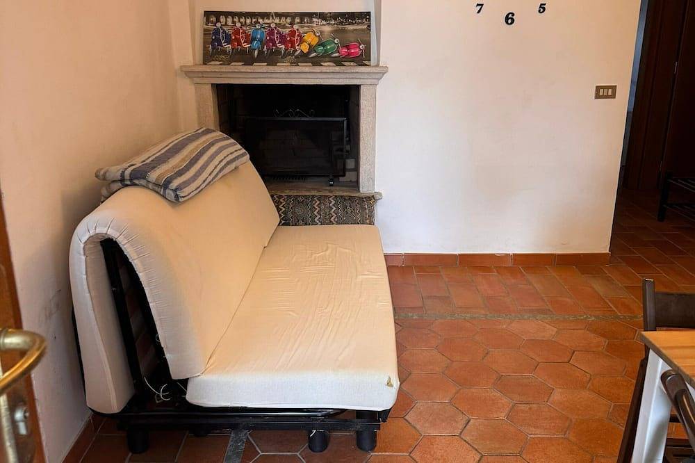 Apartamento entero, Apartamento 'Torbole Lake View Retreat' con vistas al lago, jardín privado y Wi-Fi in Torbole, Nago-Torbole