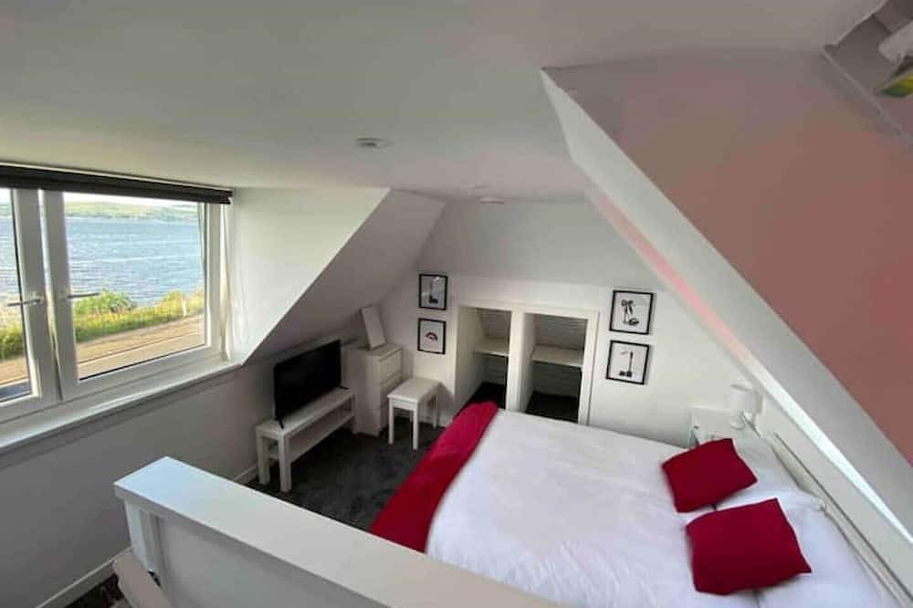 The Wee Cottage by the Ferry in Gourock, Inverclyde