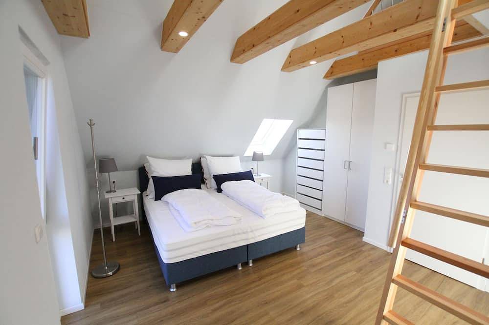 Warme Sommertage im Ferienhaus nahe der Ostsee am Rand eines Naturschutzgebietes in Dassow, Nordwestmecklenburg (Wismar und Umgebung)
