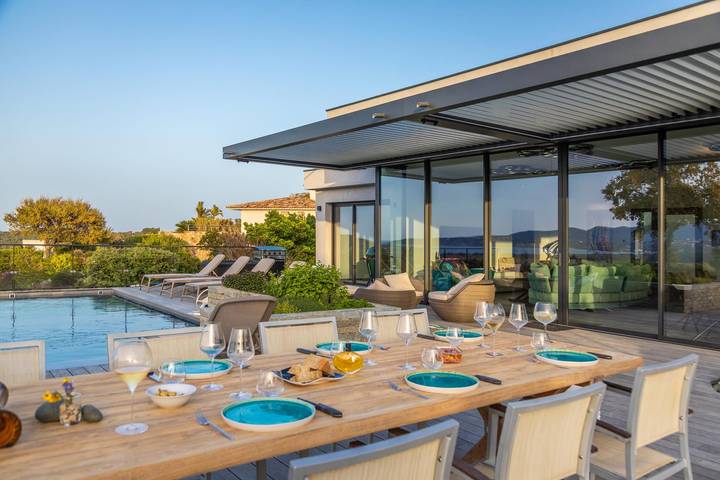 Villa pour 10 personnes, avec terrasse ainsi que jardin et piscine en Corse-du-Sud - 4