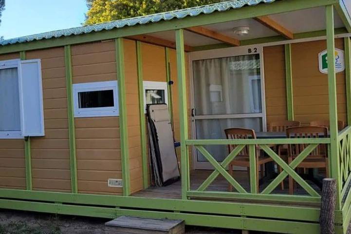 Gîte pour 4 personnes, avec terrasse et piscine à Ribes