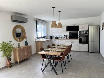 Gîte pour 6 personnes, avec jardin à Vézeronce-Curtin