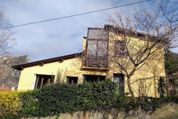 Gîte pour 2 personnes, avec jardin et terrasse à Tarascon-sur-Ariège