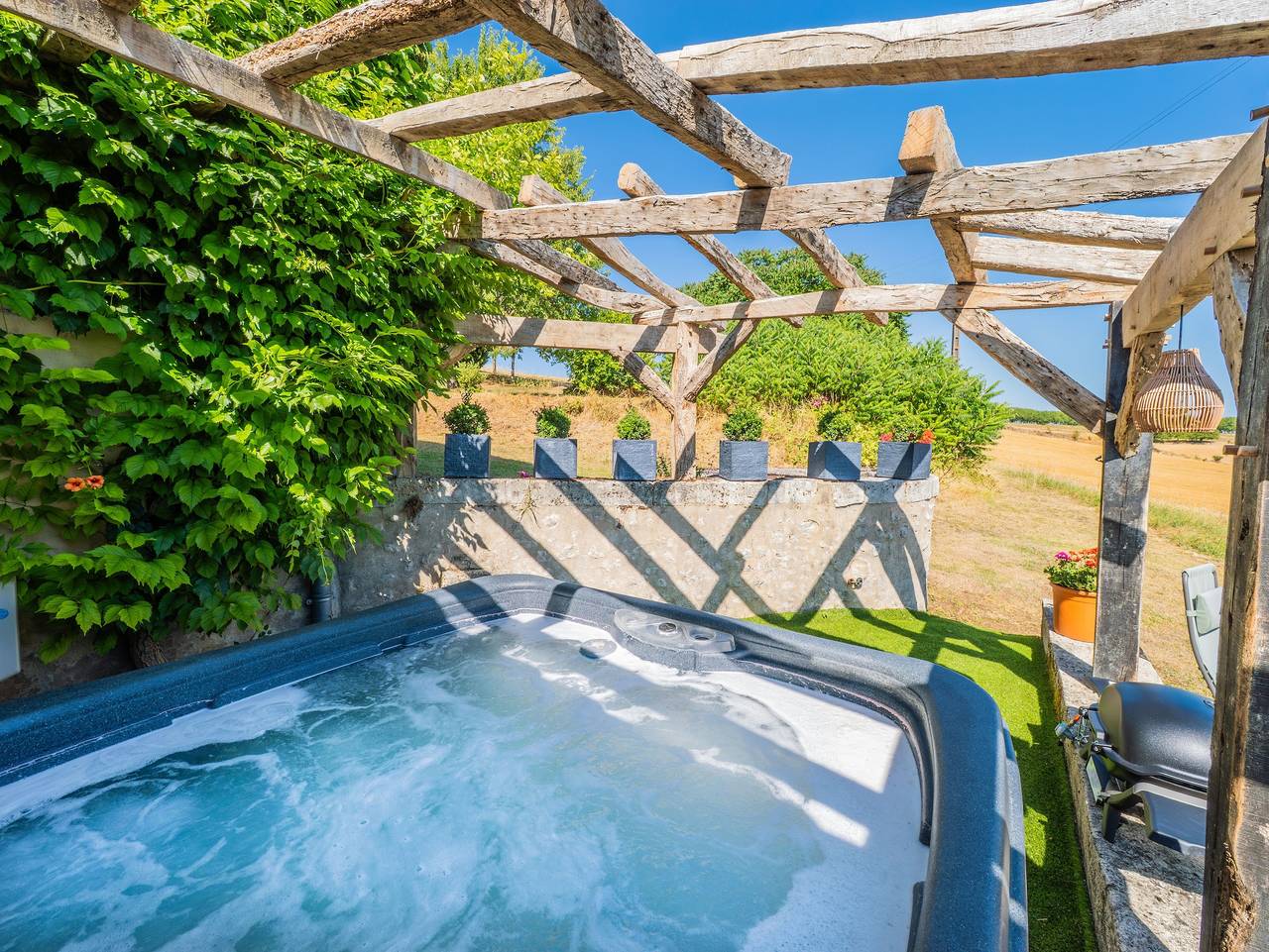 Holiday Home 'Carmagnac' with Private Garden, Wi-Fi and Air Conditioning