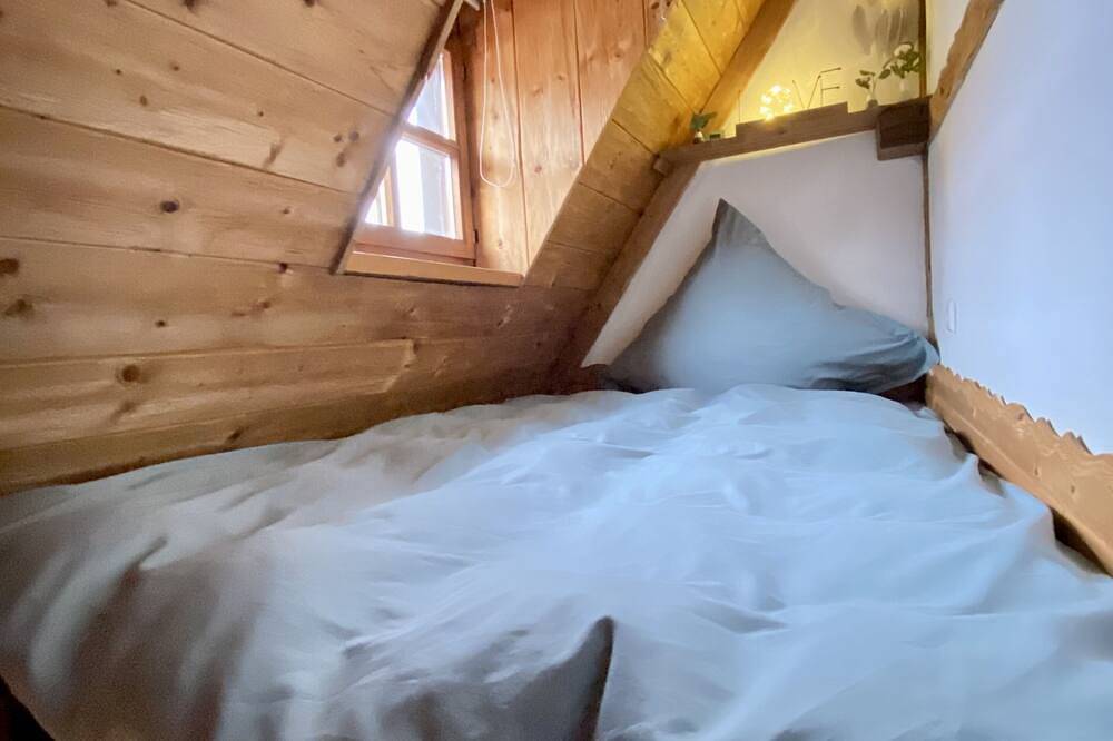 My mini house | 2 rooms | Smart Tv | Stone & wood in Karlsruhe, Northern Black Forest