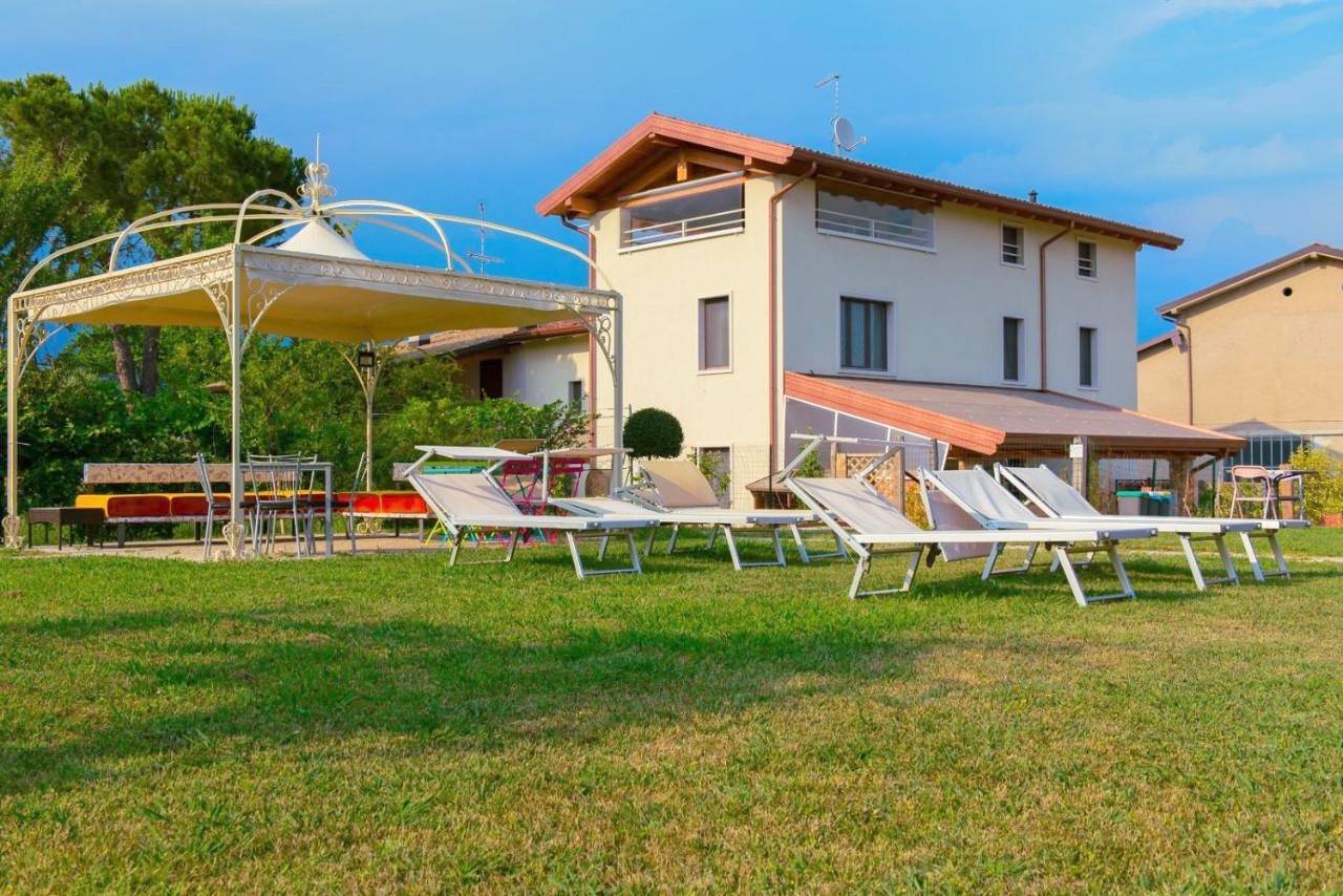 Art Gallery Rooms in Lonato del Garda, Prealpi Gardesane