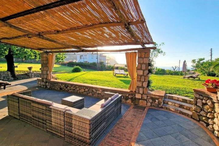 Villa pour 6 personnes, avec jardin et vue, animaux acceptés à Capri