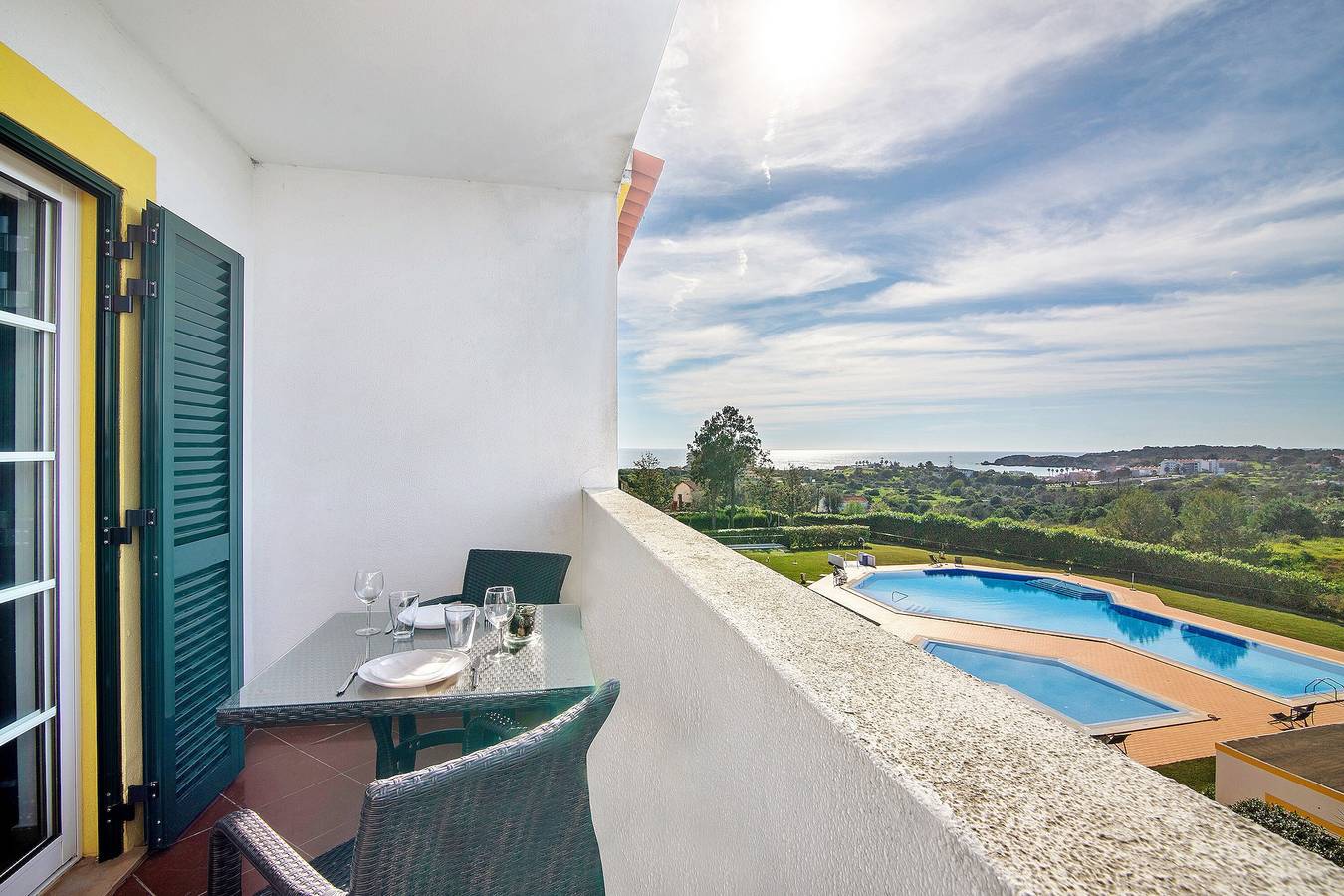 Apartamento inteiro, Apartamento 'Apartamento Mar A Vista' com vista para o mar, Wi-Fi e ar condicionado in Praia da Rocha, Portimão