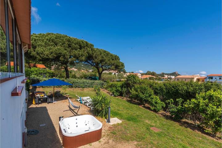 Gîte pour 4 personnes, avec jardin à Cannigione - 2