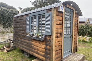 Log Cabin for 2 People in Plymouth, South Devon, Photo 3