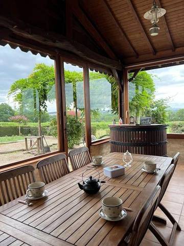 Location de vacances pour 6 personnes, avec jardin et vue à Virazeil